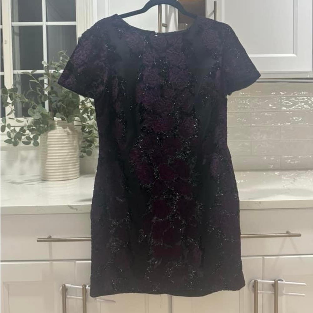 Dress the Population dress size large. Velvet floral detail. EUC